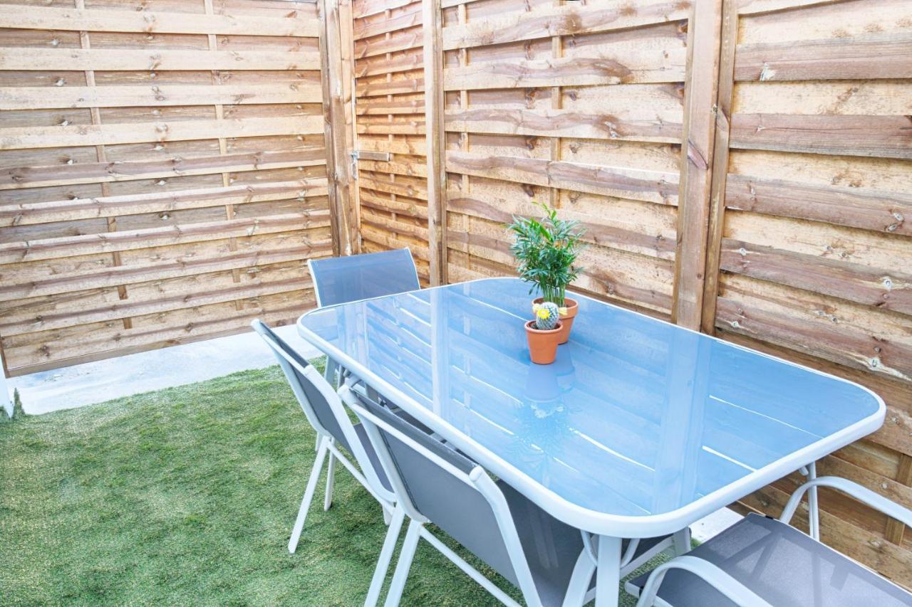 Appart T2 Avec Terrasse, Parking Et Wifi Angulema Exterior foto